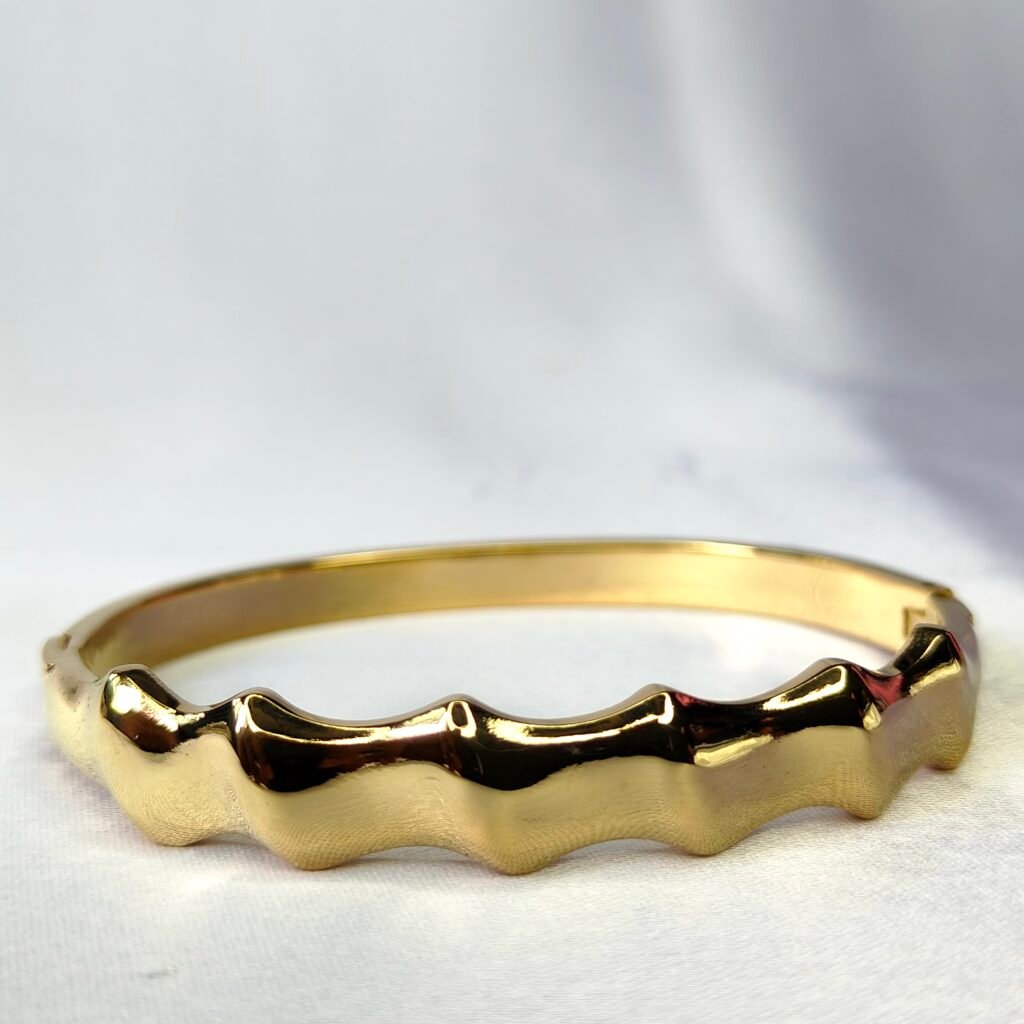 Jevaya 18K Gold Plated Anti-Tarnish Wave Design Bracelet for Women – Stylish & Durable Jewelry