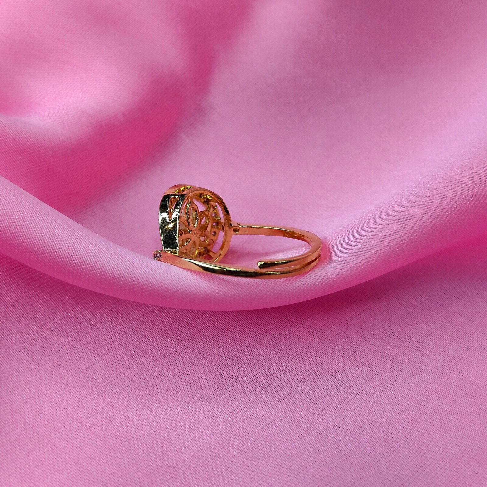 Jevaya Elegant Gold-Plated Pearl Ring with Sparkling Stones - Image 3