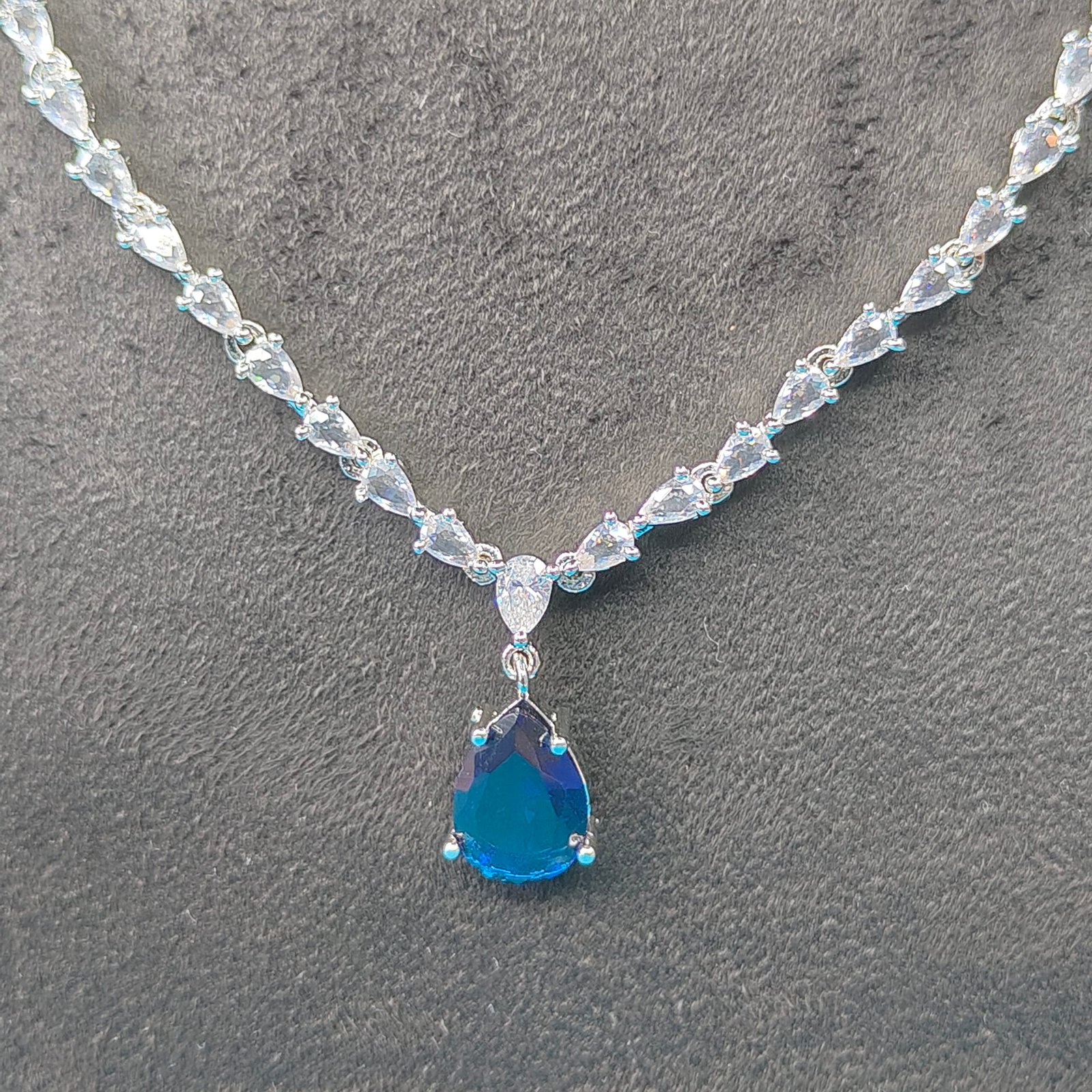 Jevaya Elegant Blue Stone Necklace Set with Earrings - Image 4