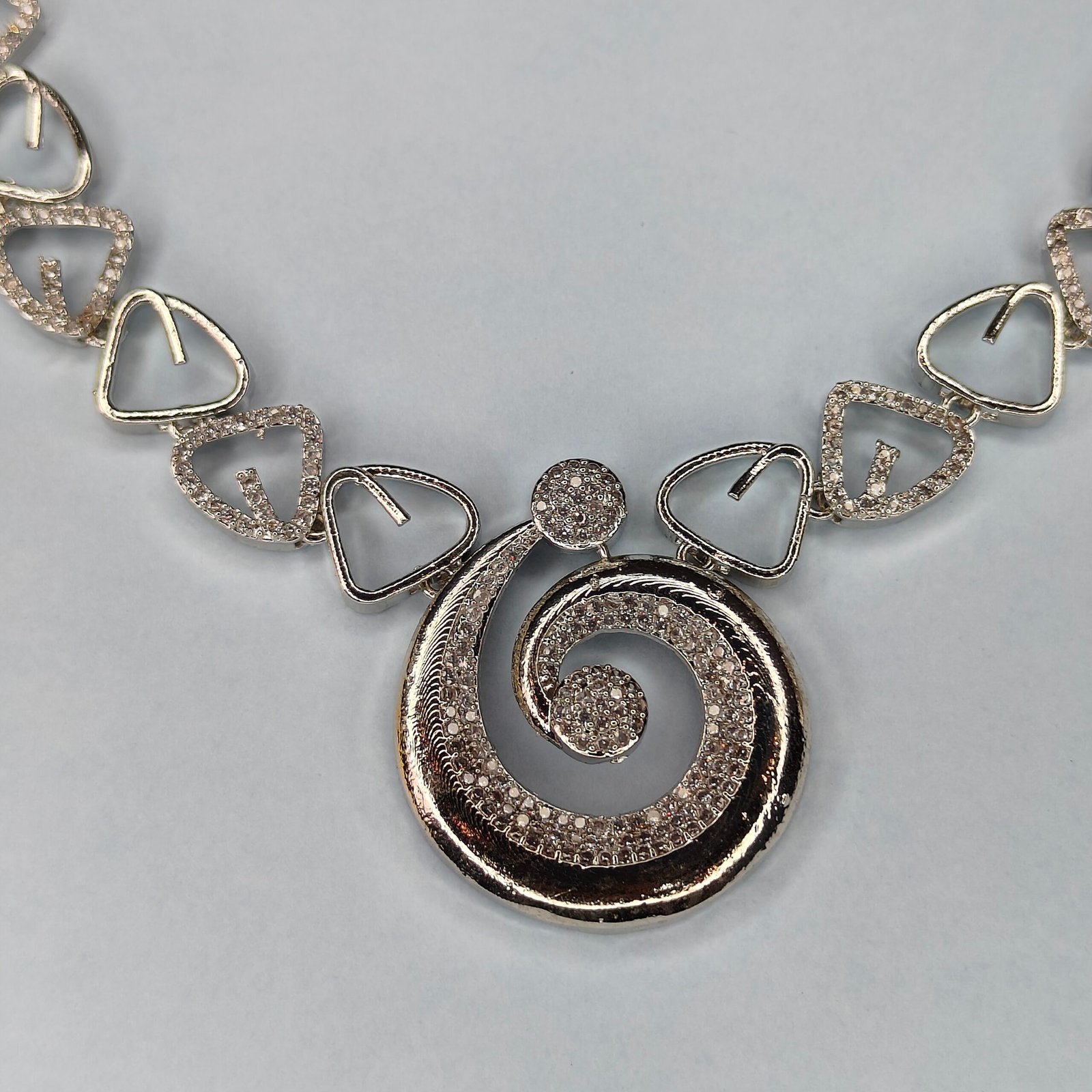 Jevaya Geometric Link Chain Necklace with Center Swirl Medallion - Image 5