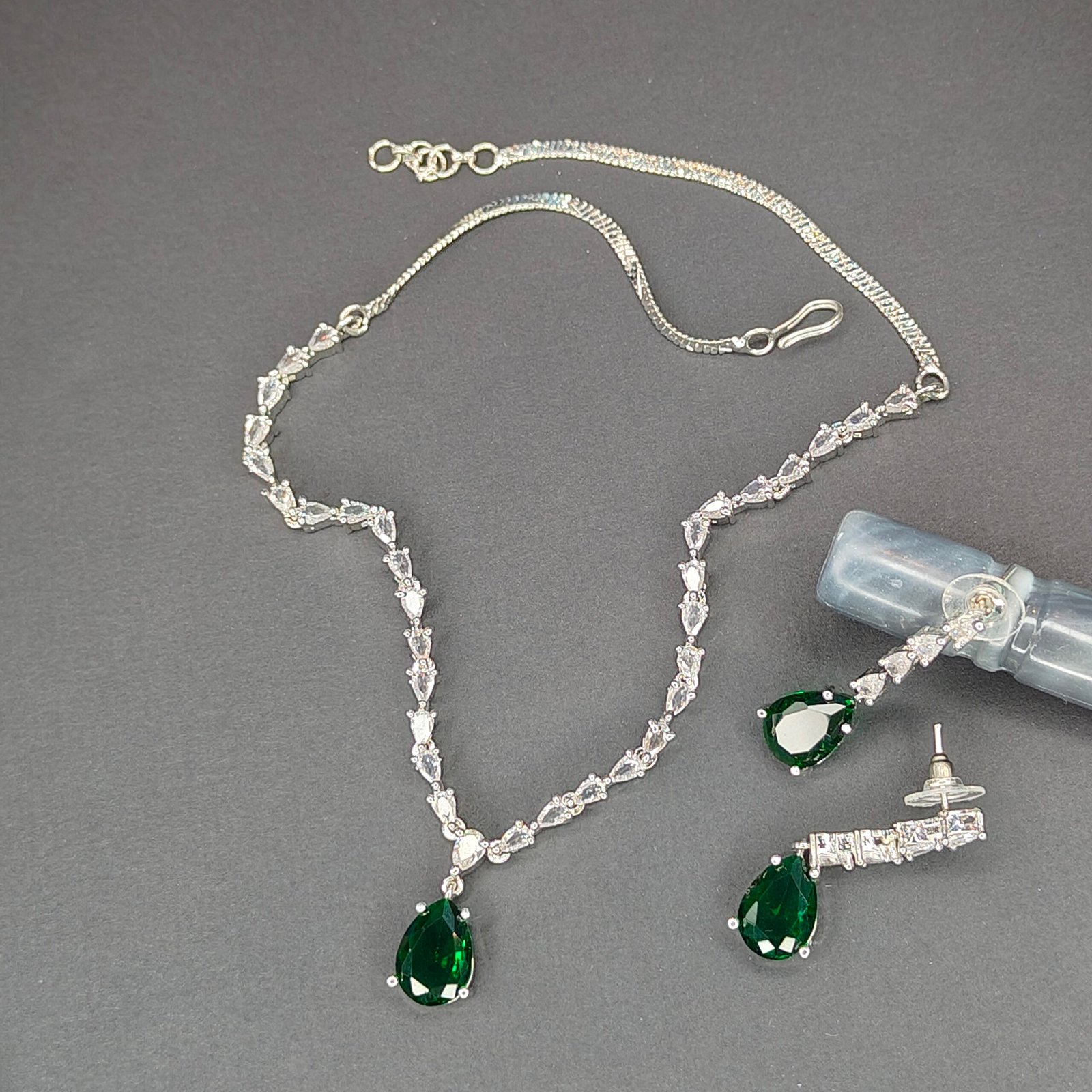 Jevaya Elegant Green Stone Necklace Set with Earrings - Image 6