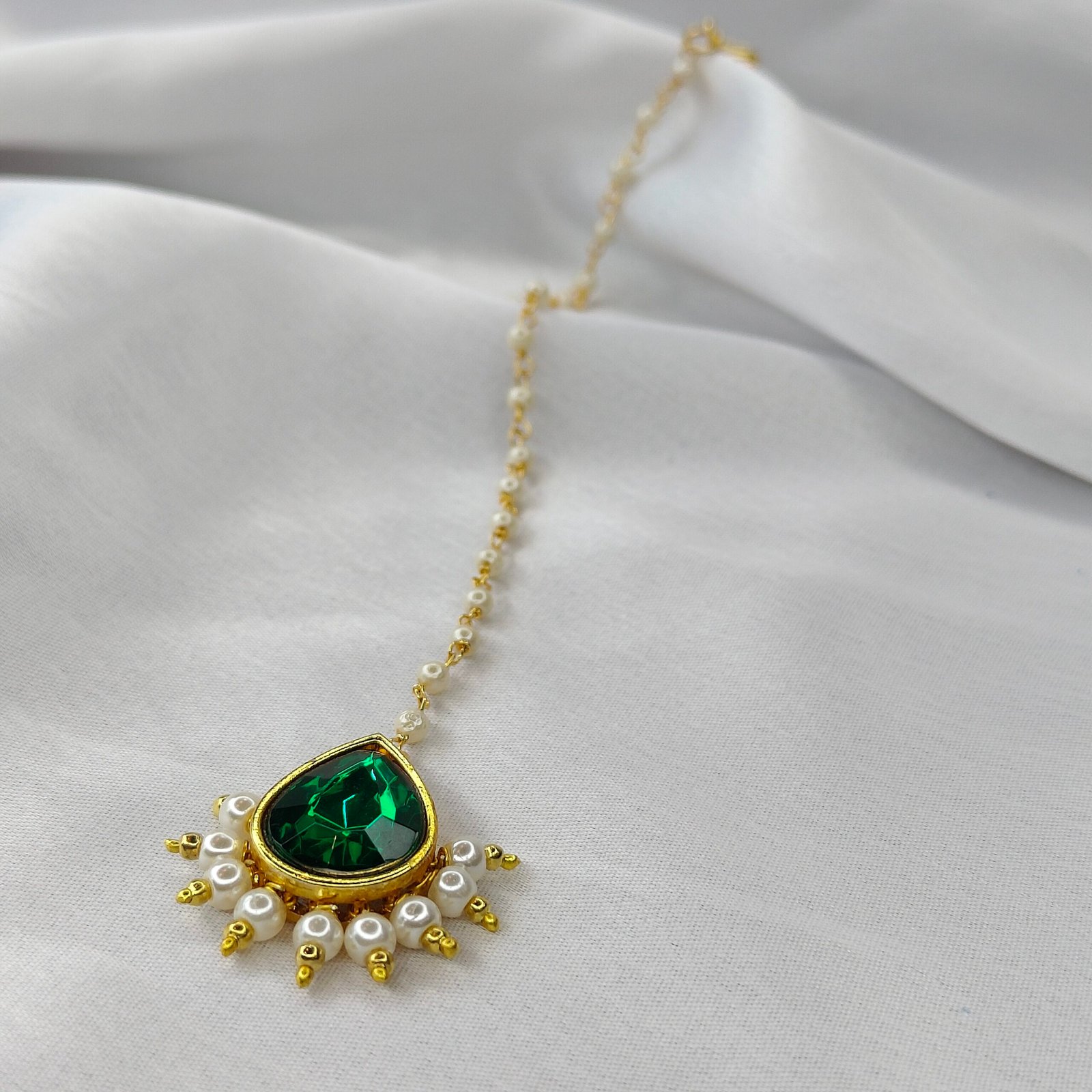Jevaya Regal Emerald Pearl Maang Tikka - Image 4